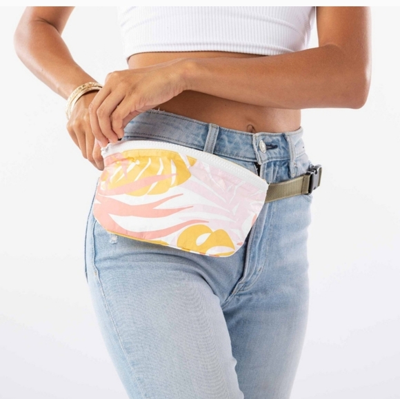 NWT Aloha Collection Starburst Mini Hip Pack - Picture 2 of 4